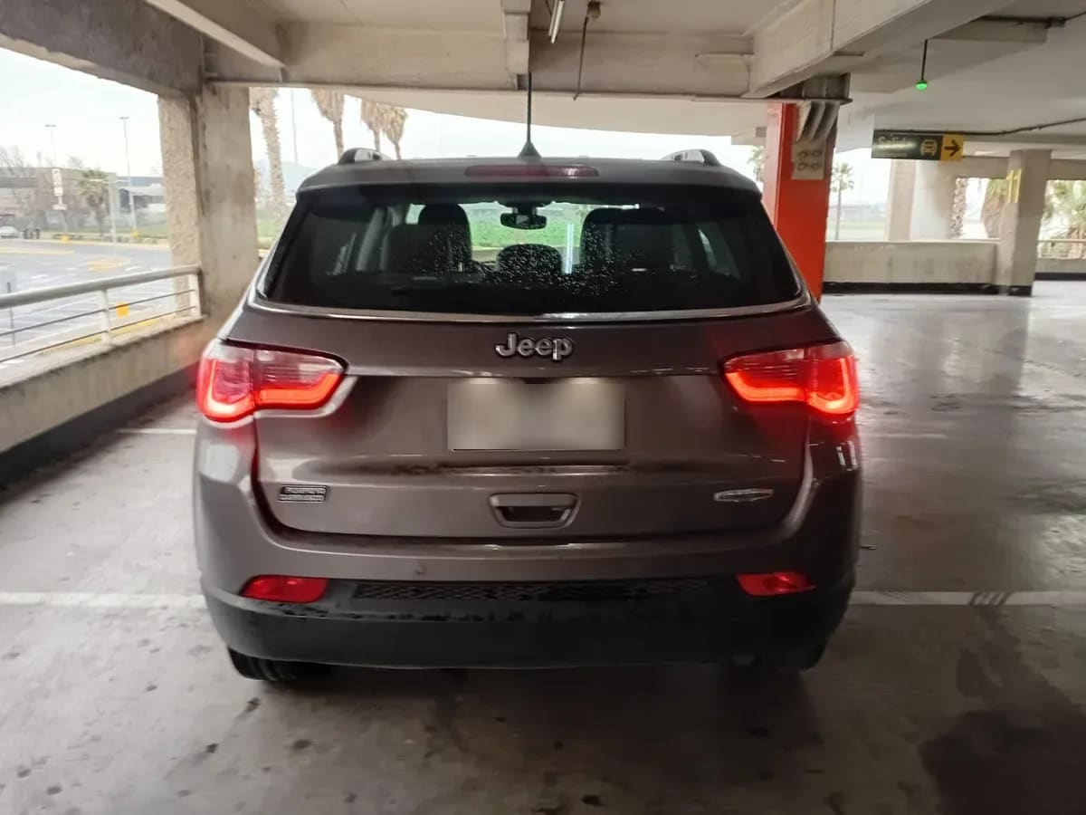 Jeep Compass 2.4 Longitude 4x2 Radio 7 At 5p año 2021