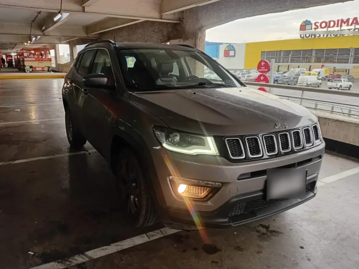 Jeep Compass 2.4 Longitude 4x2 Radio 7 At 5p año 2021