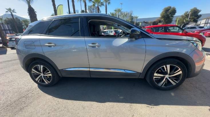 Peugeot 3008 1.5 Allure Bluehdi 4x2 130 Eat8 5p año 2020