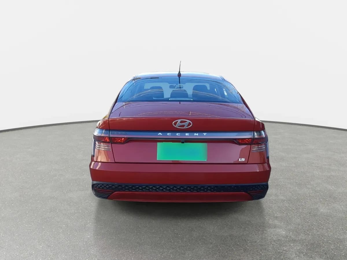 Hyundai Accent 1.5 Design 4x2 Mt 4p año 2024