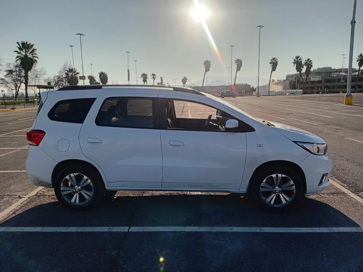 Chevrolet Spin 1.8 Premier 4x2 Mt 5p año 2023
