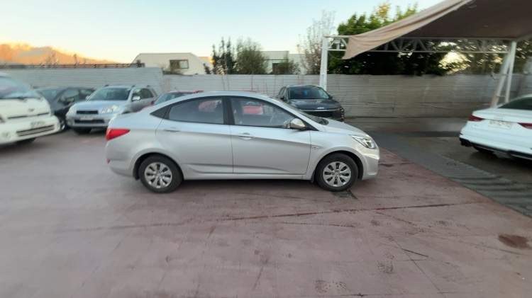 Hyundai Accent 1.4 Gl Rb 4x2 Sdn 2ab Ac Abs At 4p año 2016