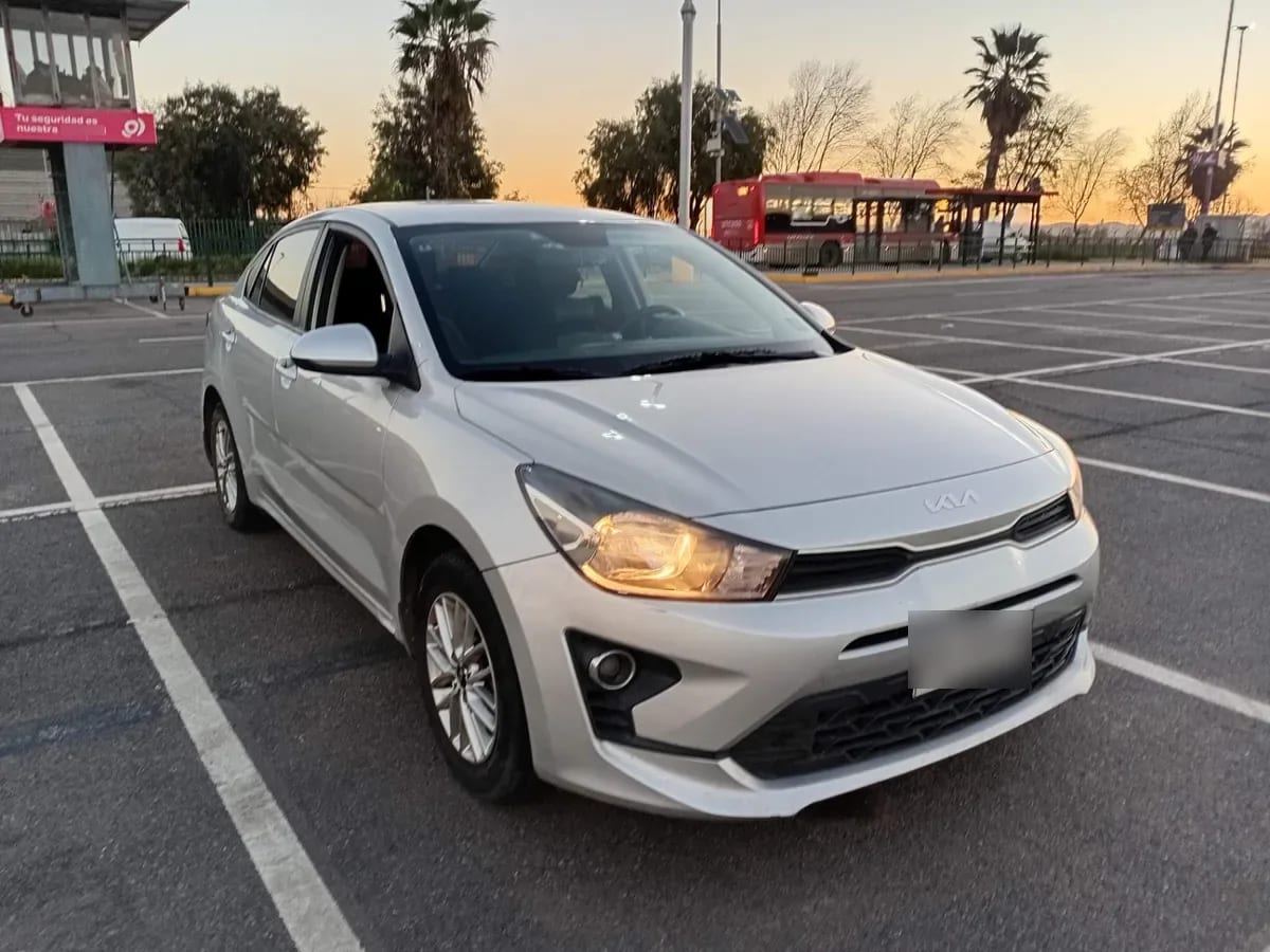 Kia Rio4 1.4 Lx 4x2 Ac Dab 6mt 4p año 2023