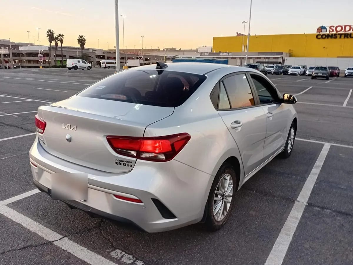 Kia Rio4 1.4 Lx 4x2 Ac Dab 6mt 4p año 2023