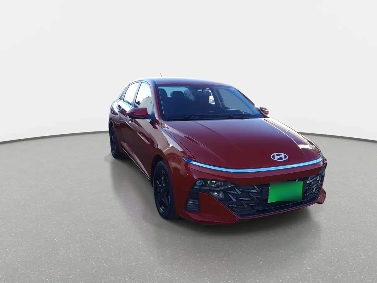 Hyundai Accent 1.5 Design 4x2 Mt 4p año 2024
