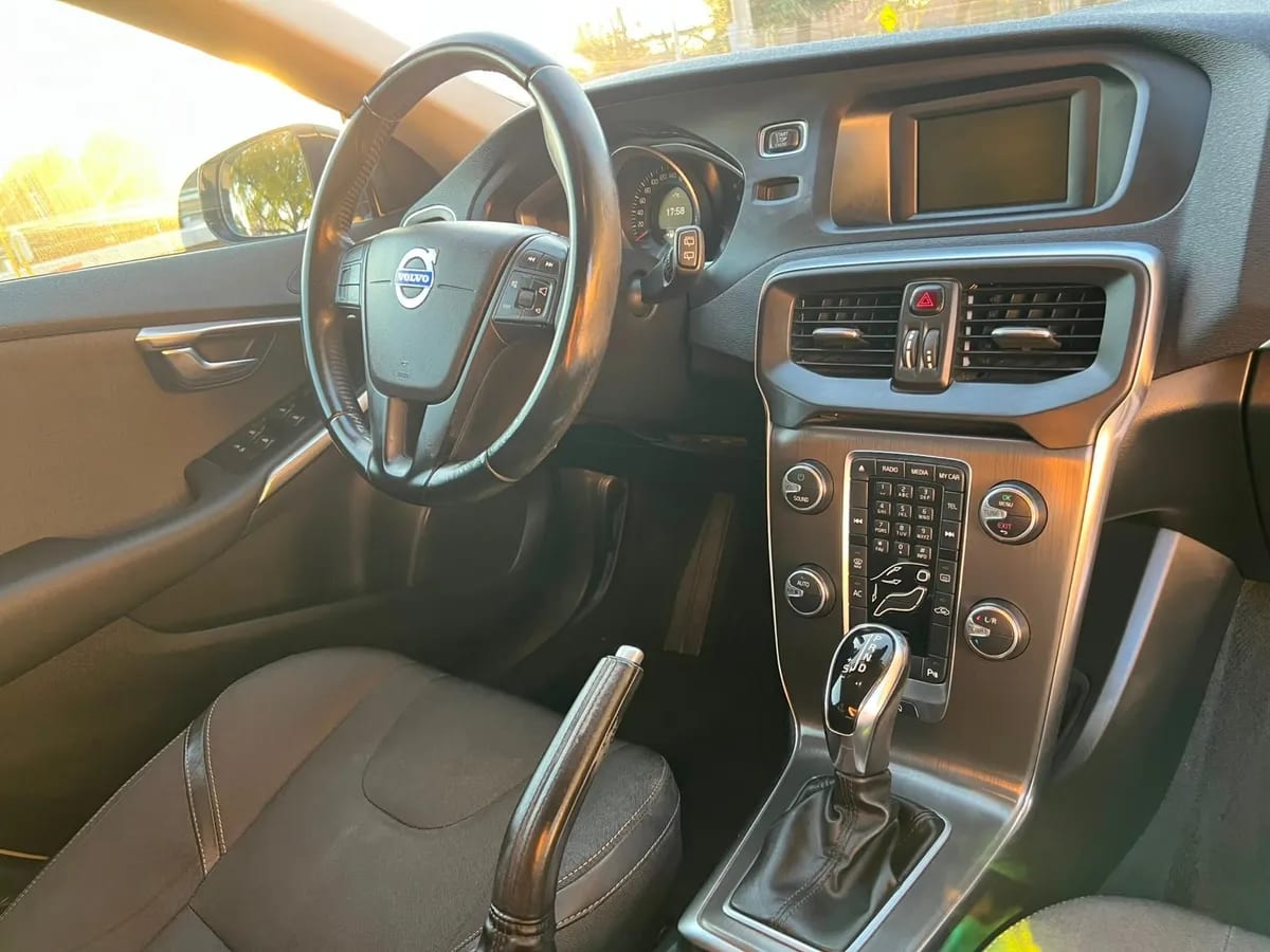 VOLVO V40 1.6 T4 Comfort At año 2014