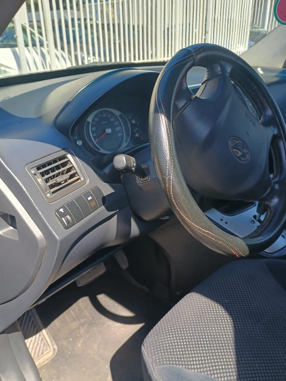 HYUNDAI TUCSON 2.0 Gl 4x2 Mt año 2006