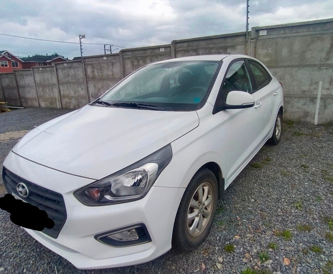 HYUNDAI VERNA 1.4 Cb Black Mt año 2022
