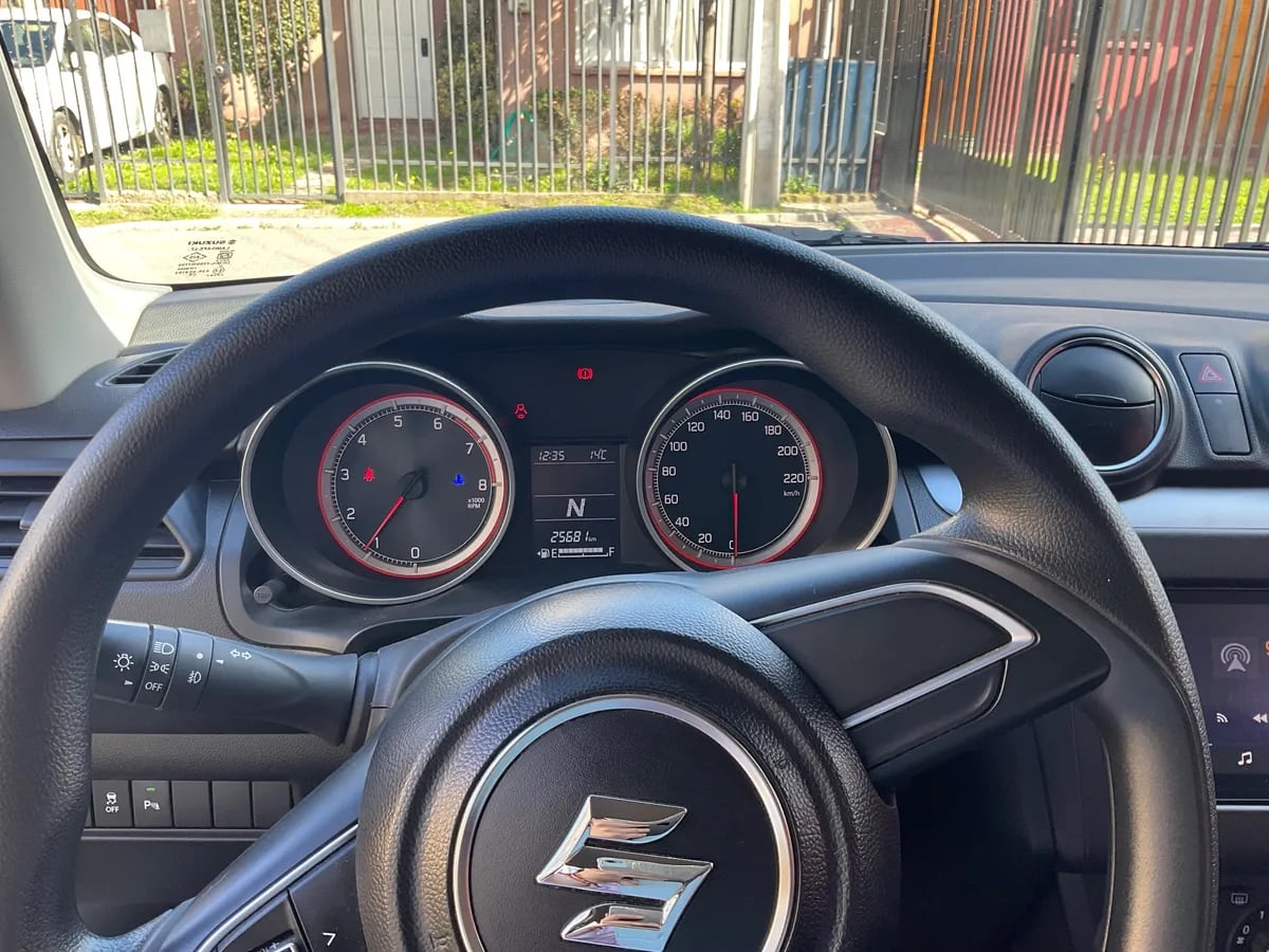 SUZUKI SWIFT 1.2 Gl Mt año 2022