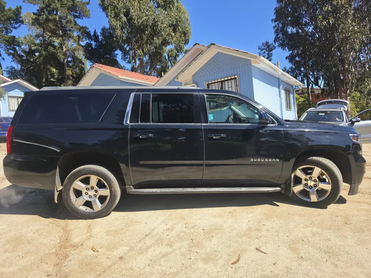 CHEVROLET SUBURBAN 5.3 Lt Iv Su At 4x4 año 2016