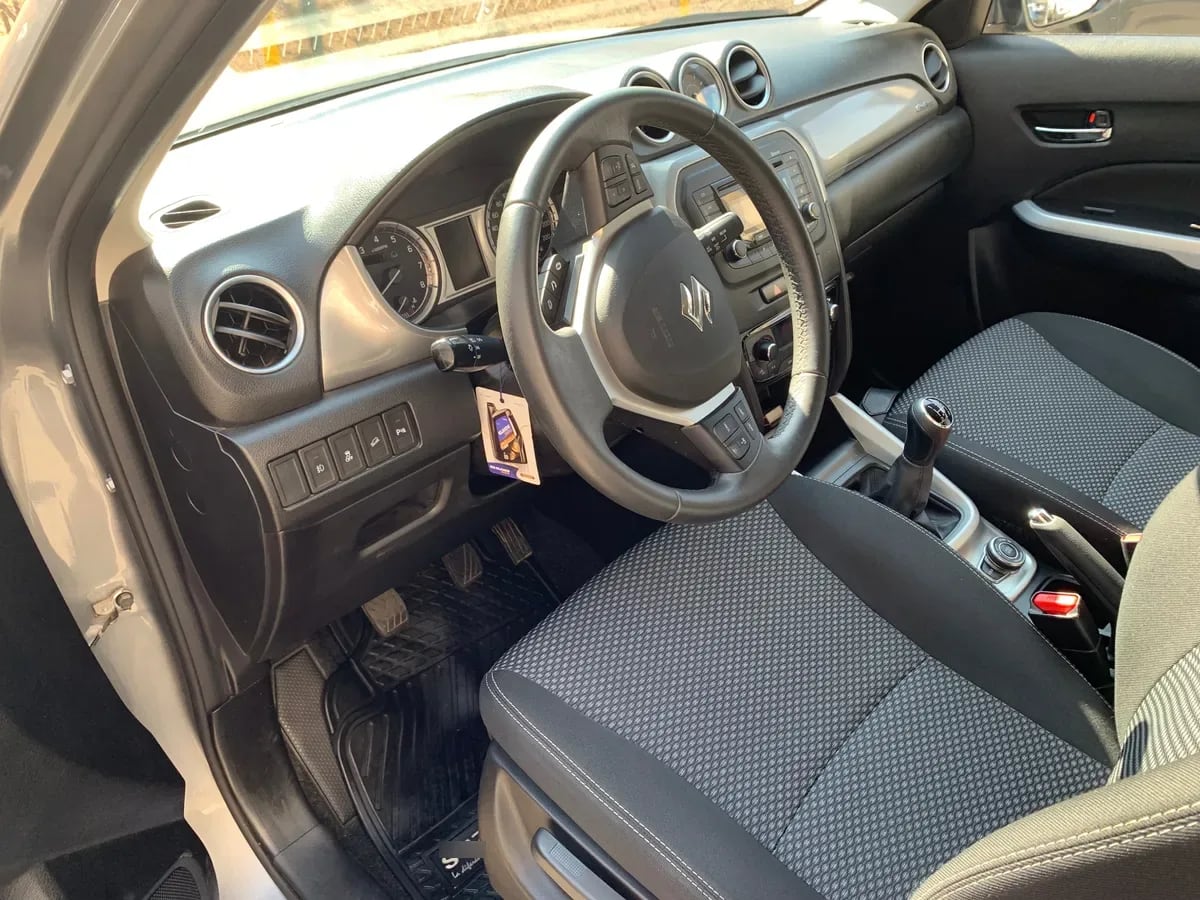 SUZUKI VITARA 1.6 G Glx (bi-Tono) 5p At 4x4 año 2018