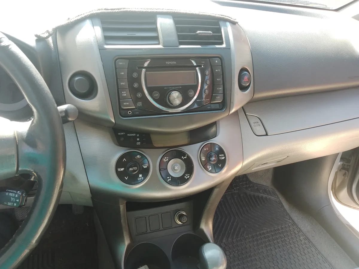 Toyota Rav4 2.5 Advantage Super Lujo 4x2 At año 2010