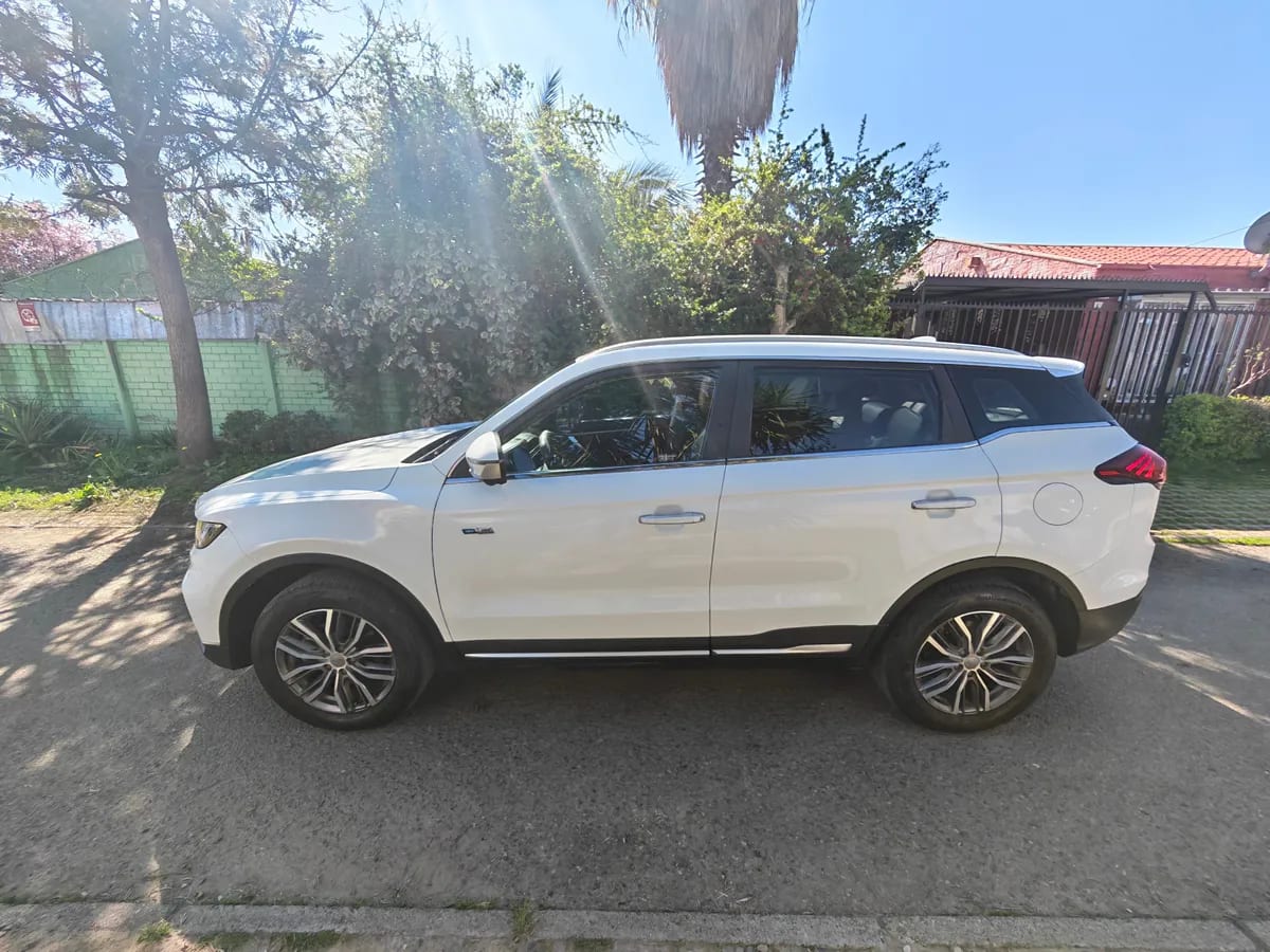 GEELY AZKARRA 1.5 Turbo Luxury At año 2024