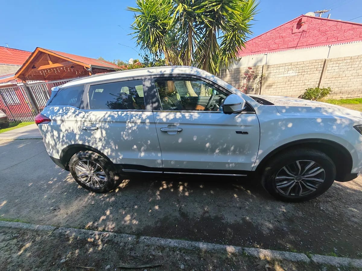 GEELY AZKARRA 1.5 Turbo Luxury At año 2024