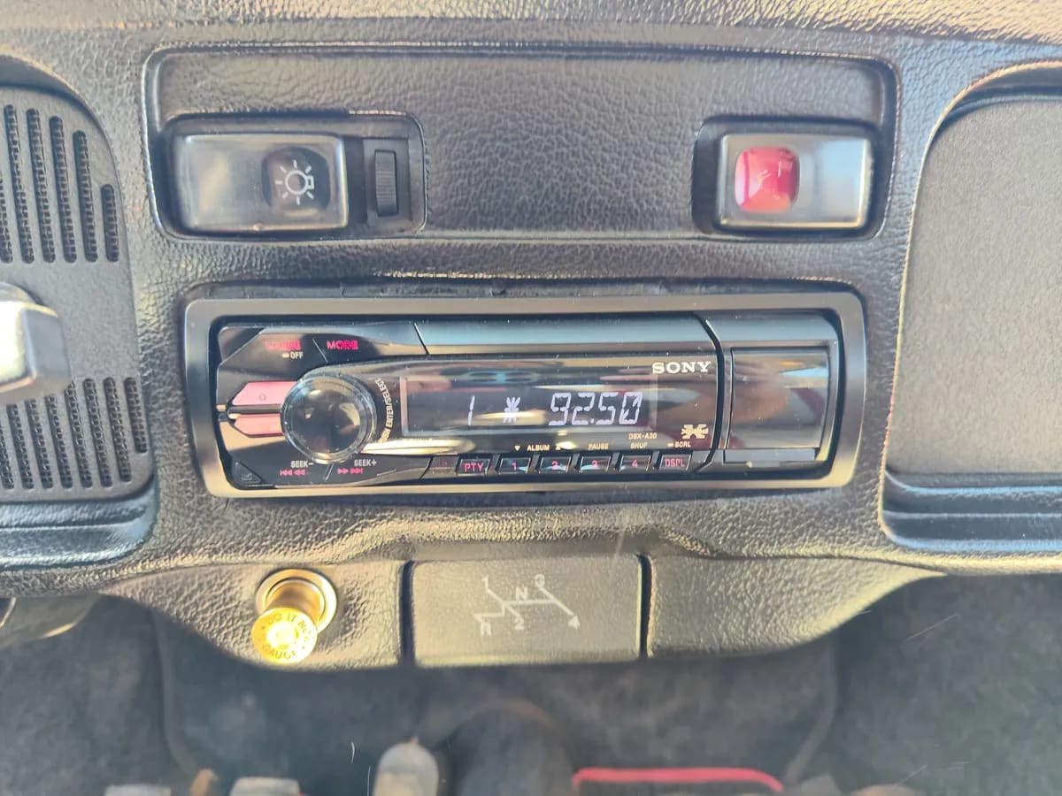 VOLKSWAGEN ESCARABAJO 1.6 Gl Mt año 1994