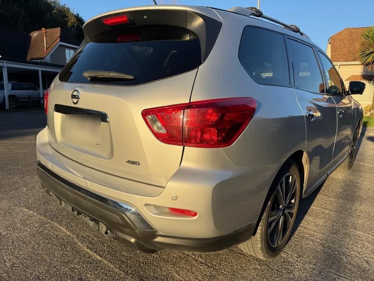 NISSAN PATHFINDER 3.5 At Exclusive Cvt 4x4 año 2017