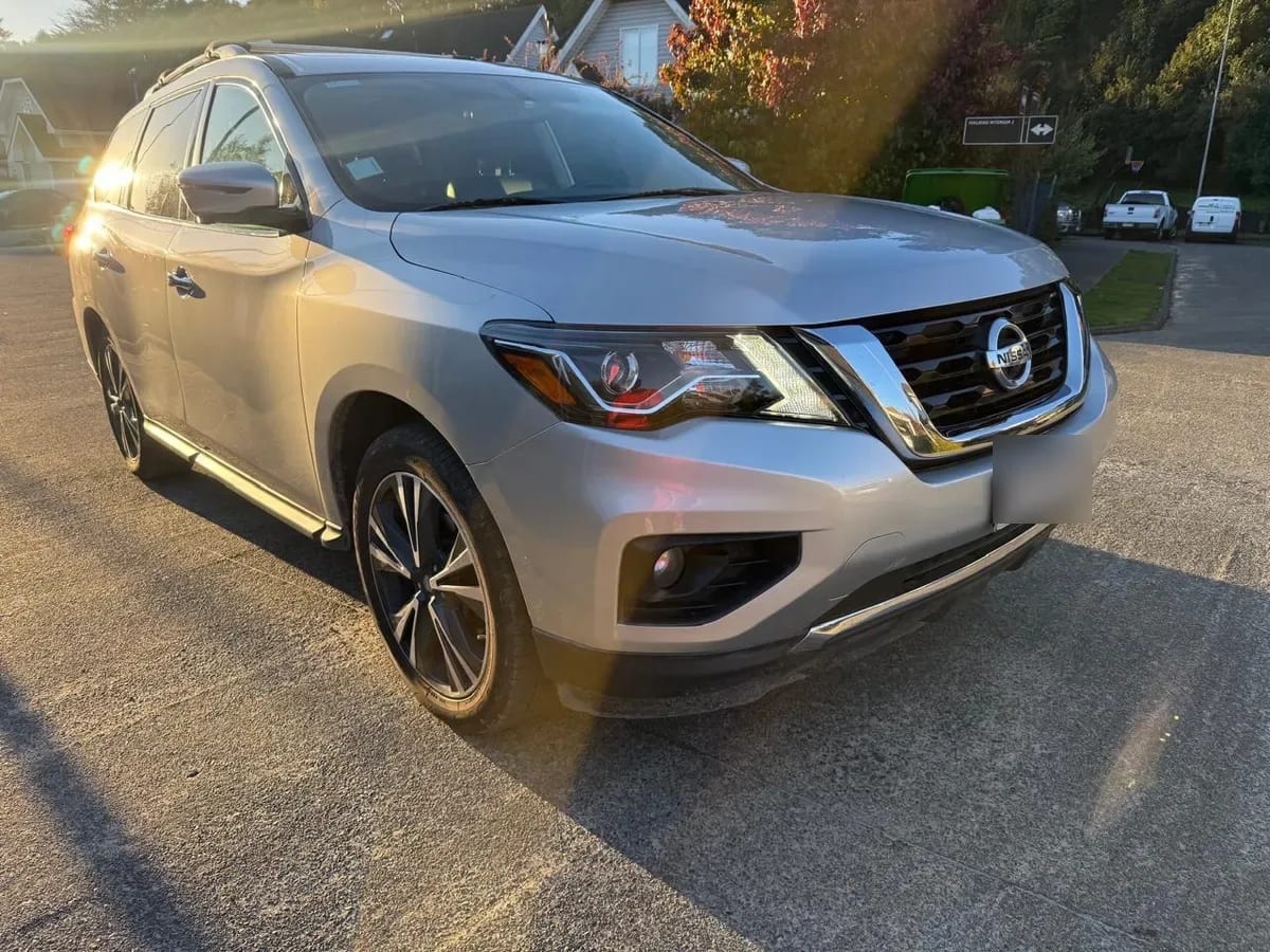 NISSAN PATHFINDER 3.5 At Exclusive Cvt 4x4 año 2017