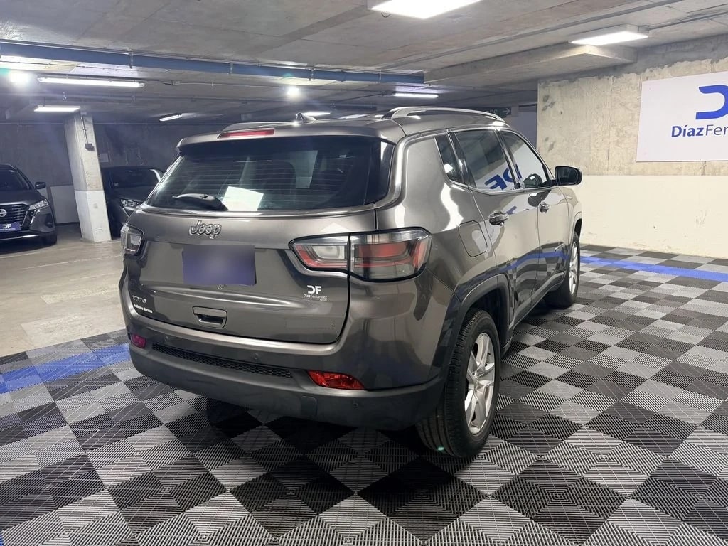 Jeep Compass Sport año 2023