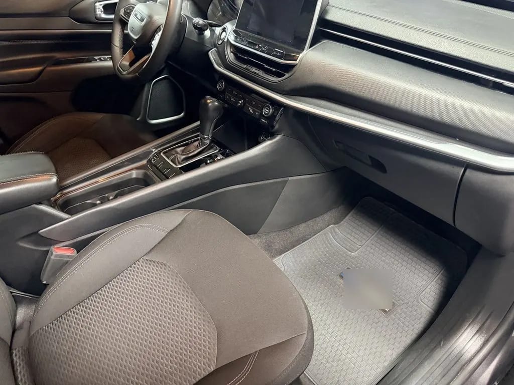 Jeep Compass Sport año 2023