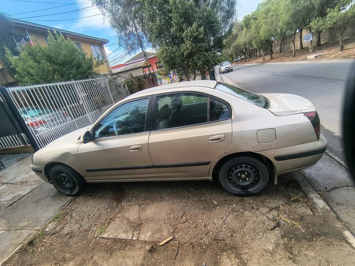 HYUNDAI ELANTRA 1.6 Hd Gls Mt Ac 2ab año 2007