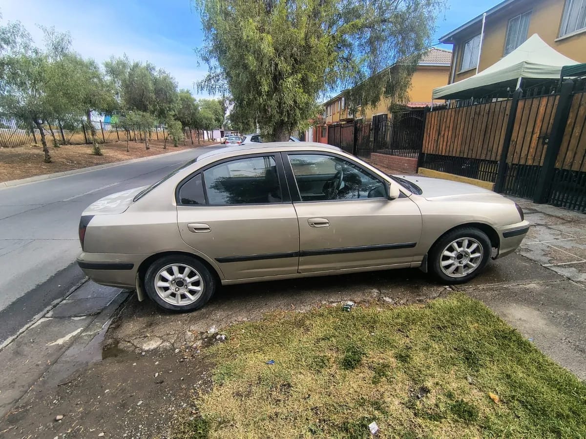 HYUNDAI ELANTRA 1.6 Hd Gls Mt Ac 2ab año 2007
