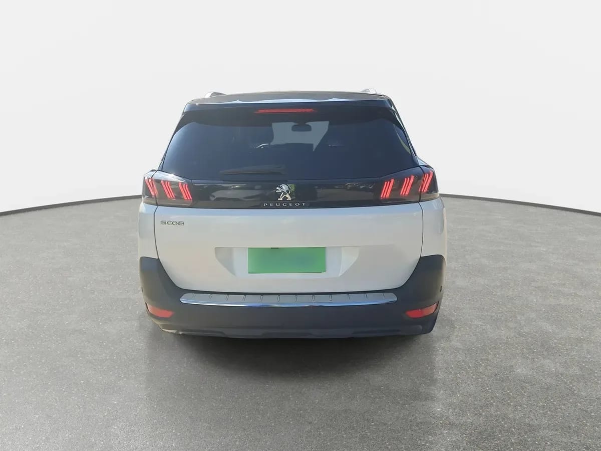 Peugeot 5008 1.5 Allure Pack Bluehdi 130 4x2 Eat8 5p año 2024