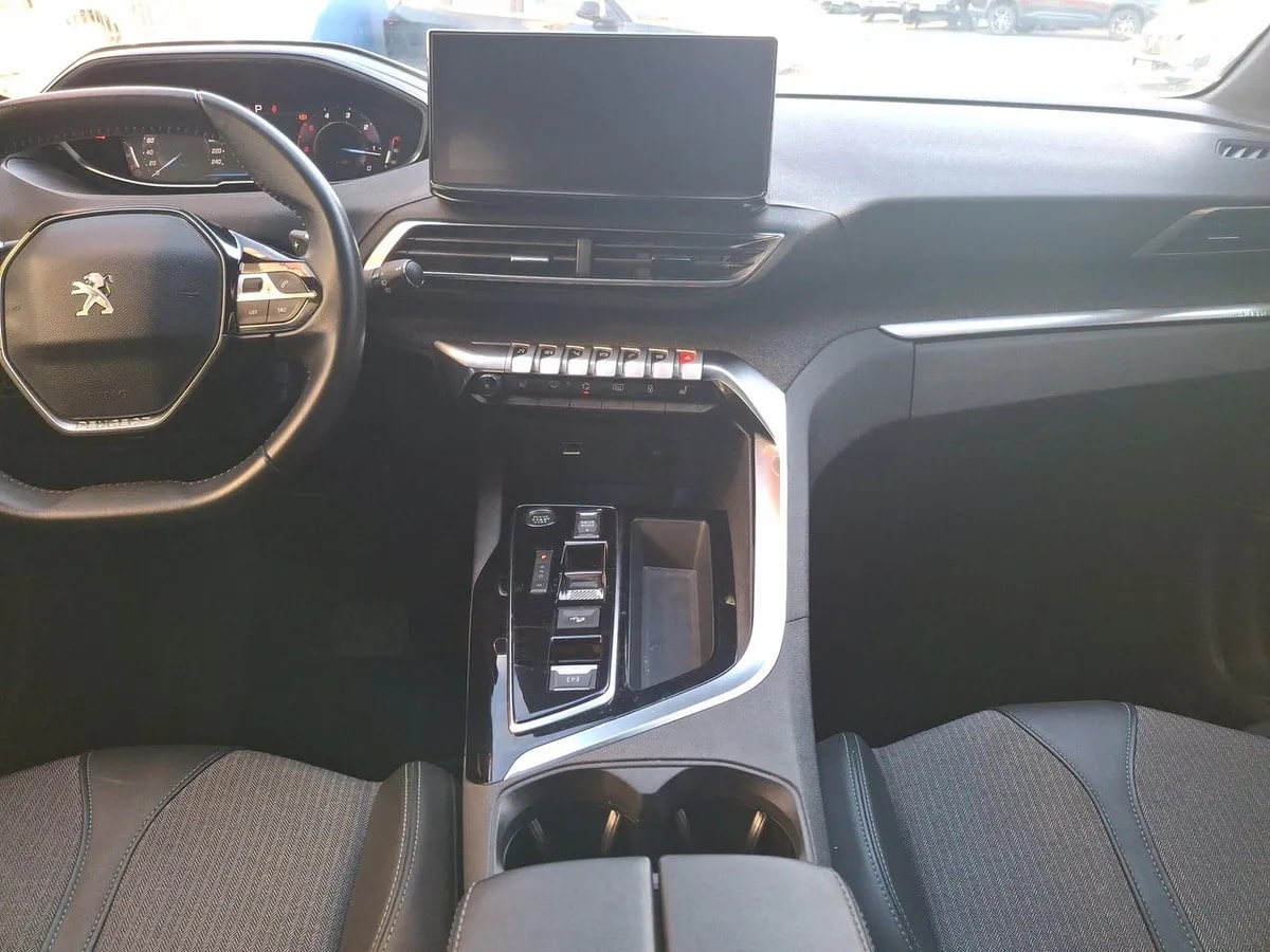 Peugeot 3008 1.5 Allure Pack Bluehdi 130 4x2 Eat8 5p año 2024
