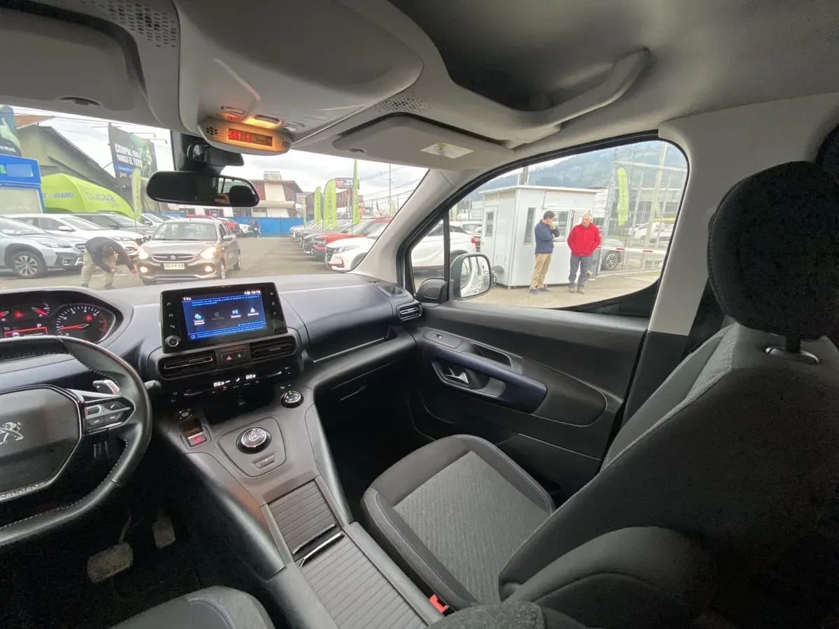 Peugeot Rifter 1.5 Allure Bluehdi Diesel 4x2 130hp Eat8 5p año 2023