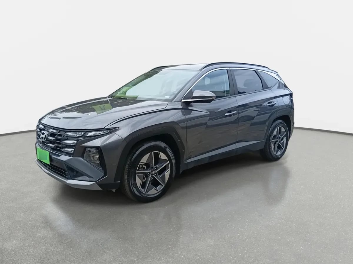 Hyundai Tucson 2.0 Nx4 Plus Fl Diesel 2wd At 5p año 2025