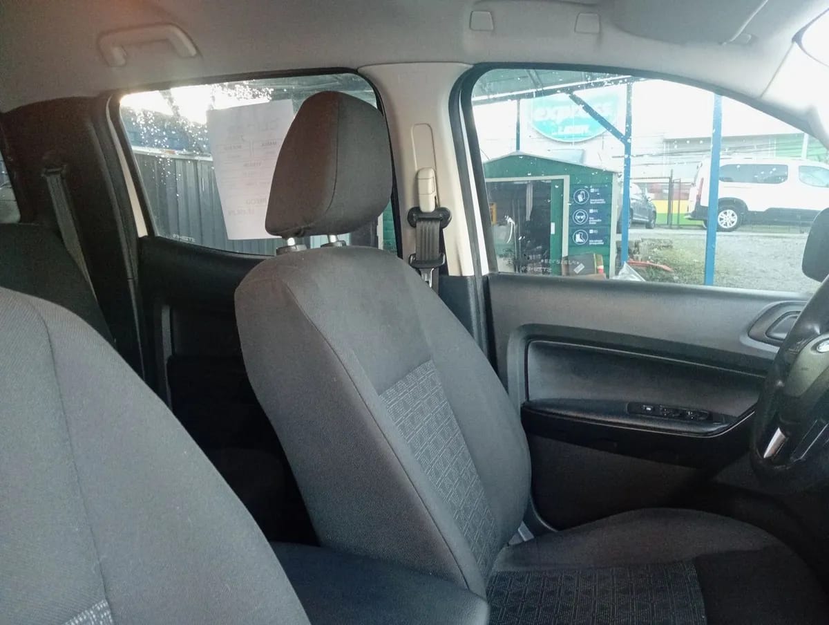 Ford Ranger 2.2 Xl 4x2 Diesel Dob. Cab. Mt 4p año 2023