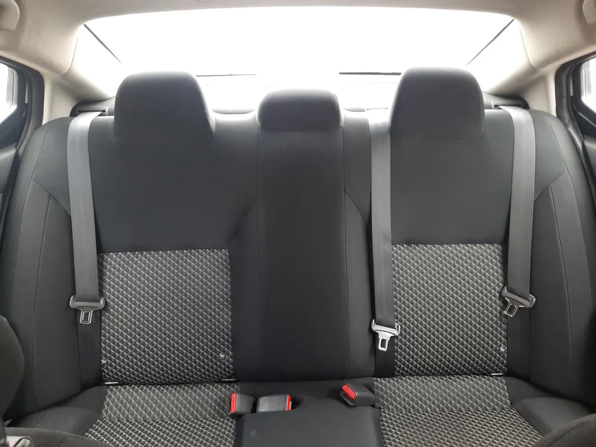 Nissan Versa 1.6 Sense 4x2 Mt 4p año 2023