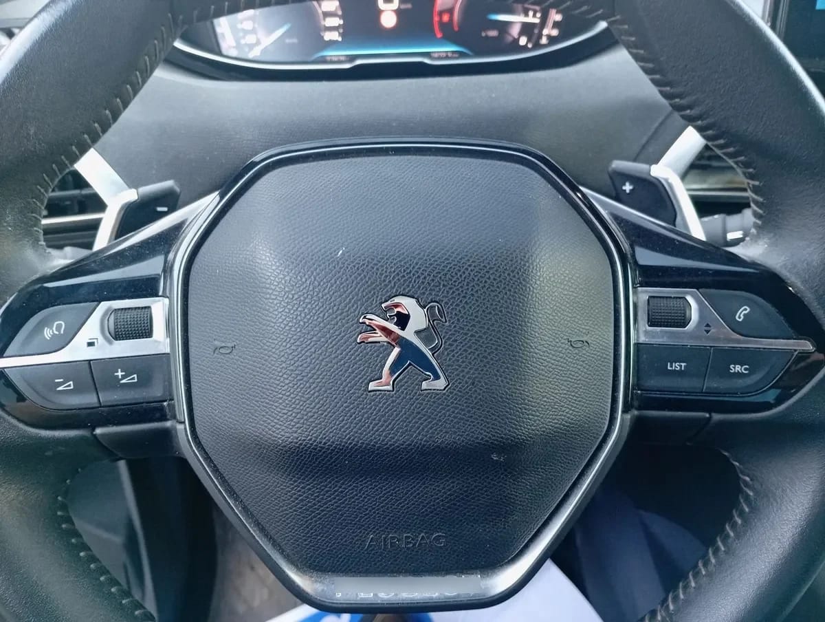 Peugeot 3008 1.5 Allure Pack Bluehdi 130 4x2 Eat8 5p año 2024