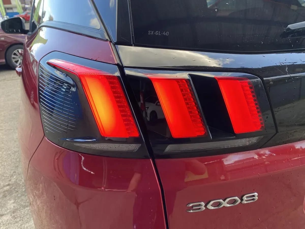 Peugeot 3008 1.5 Allure Pack Bluehdi 130 4x2 Eat8 5p año 2023