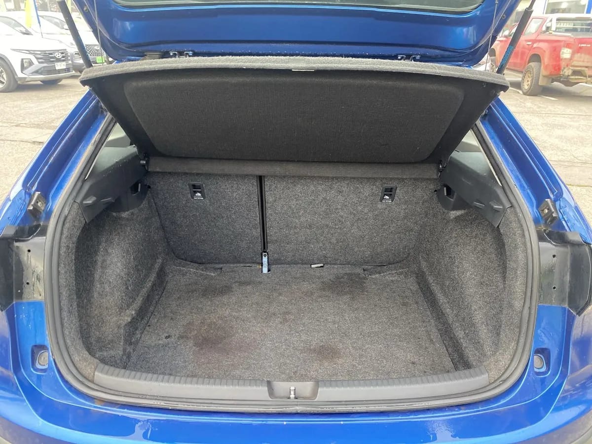 Volkswagen Nivus 1.0 Tsi Comfortline 4x2 At 5p año 2023