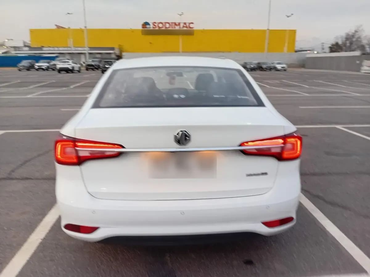 MG 5 1.5 Com 4x2 Mt 4p año 2025