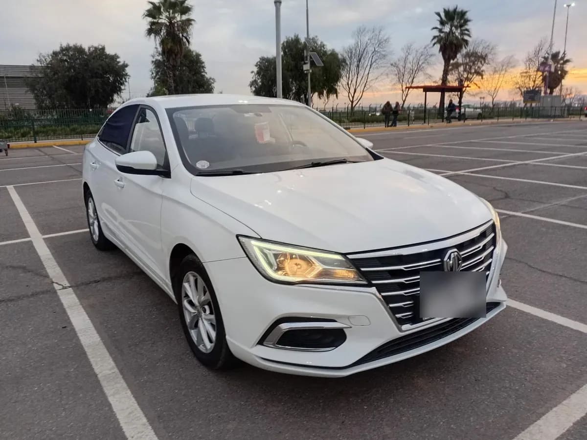 MG 5 1.5 Com 4x2 Mt 4p año 2025