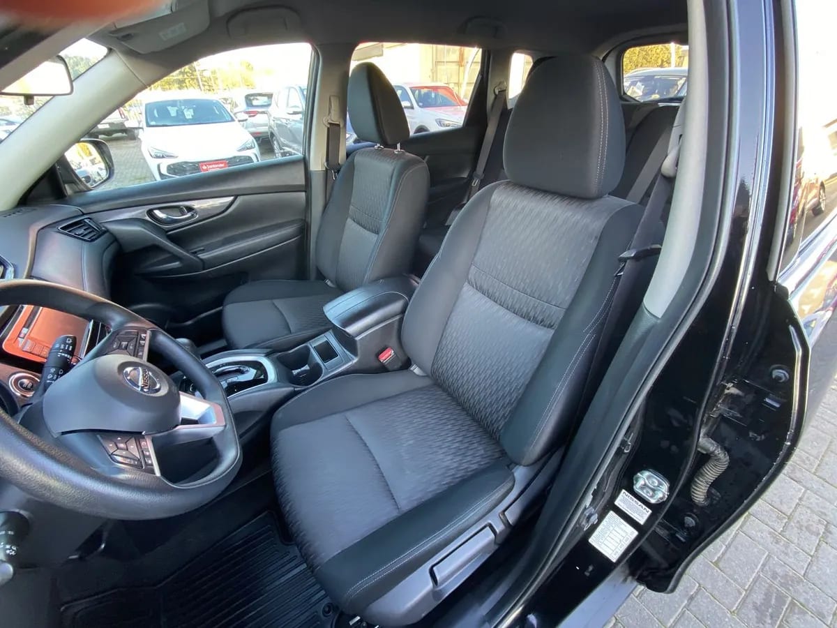 Nissan X-Trail 2.5 Sense 4x2 3row Cvt At 5p año 2023