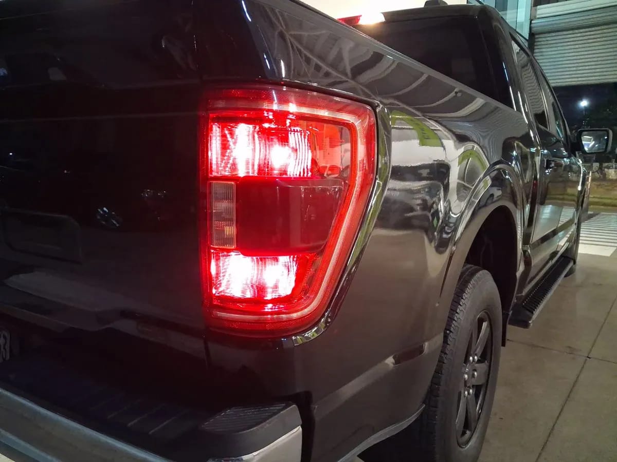 Ford F-150 3.3 Xlt Cc Dob. Cab. 4x2 At 4p año 2022