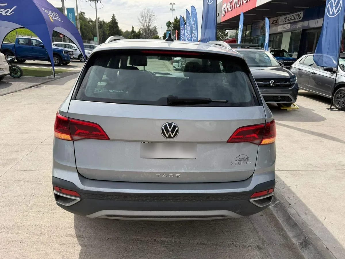 Volkswagen Taos 1.4 Tsi Highline 4x2 At 5p año 2025