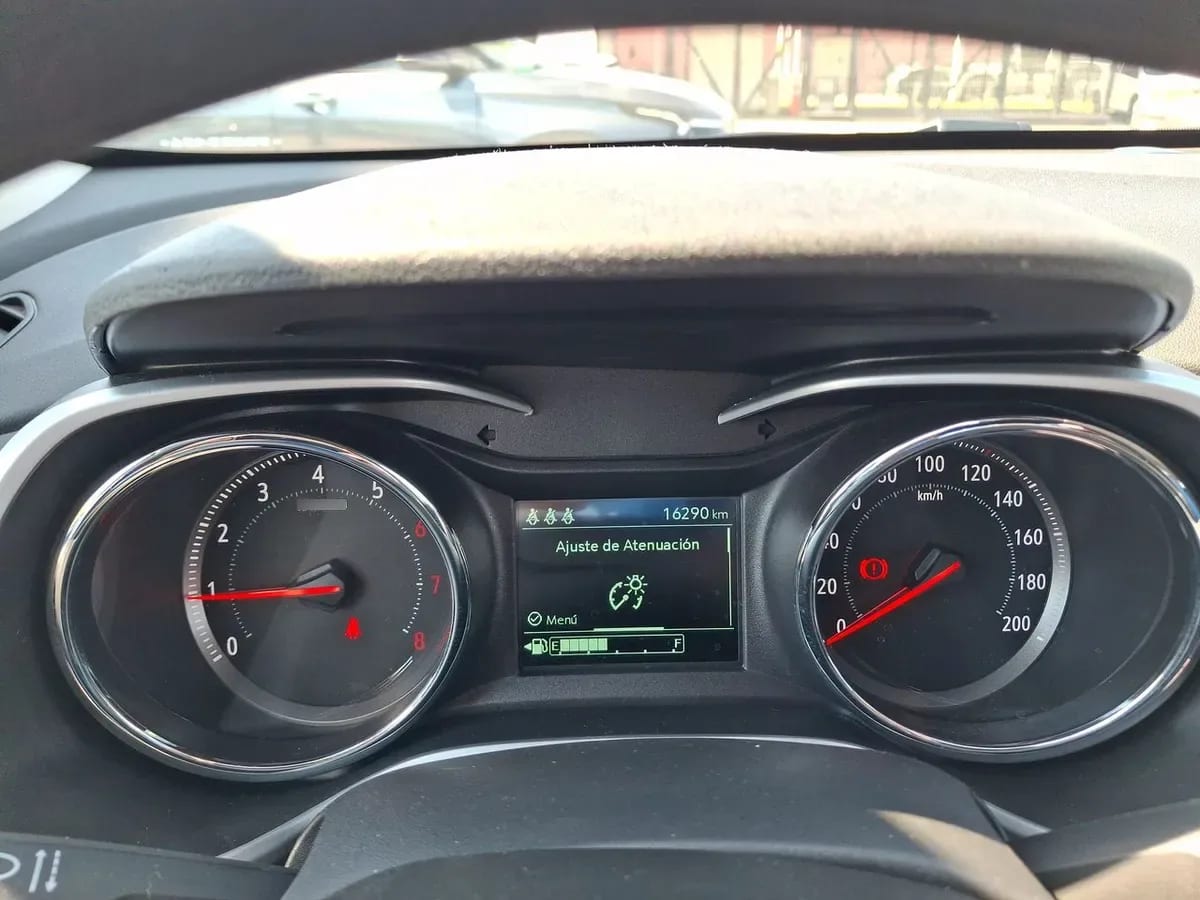Chevrolet Tracker 1.2t Ltz T 4x2 Mt 5p año 2026