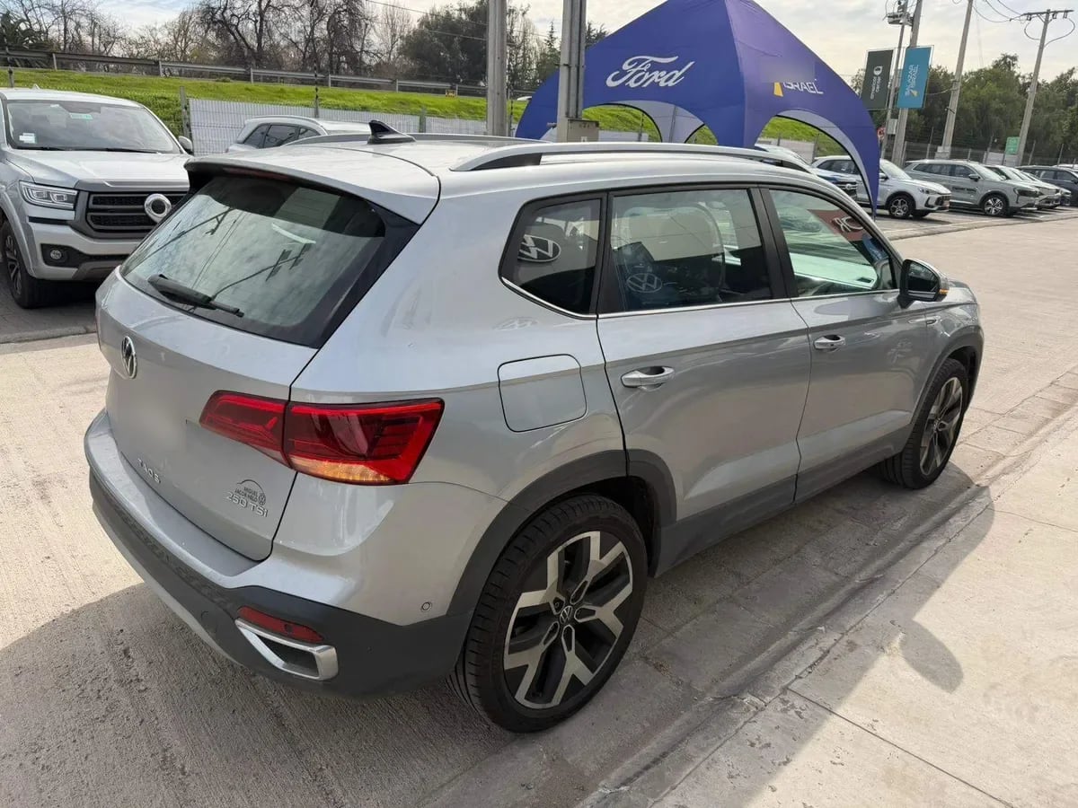 Volkswagen Taos 1.4 Tsi Highline 4x2 At 5p año 2025