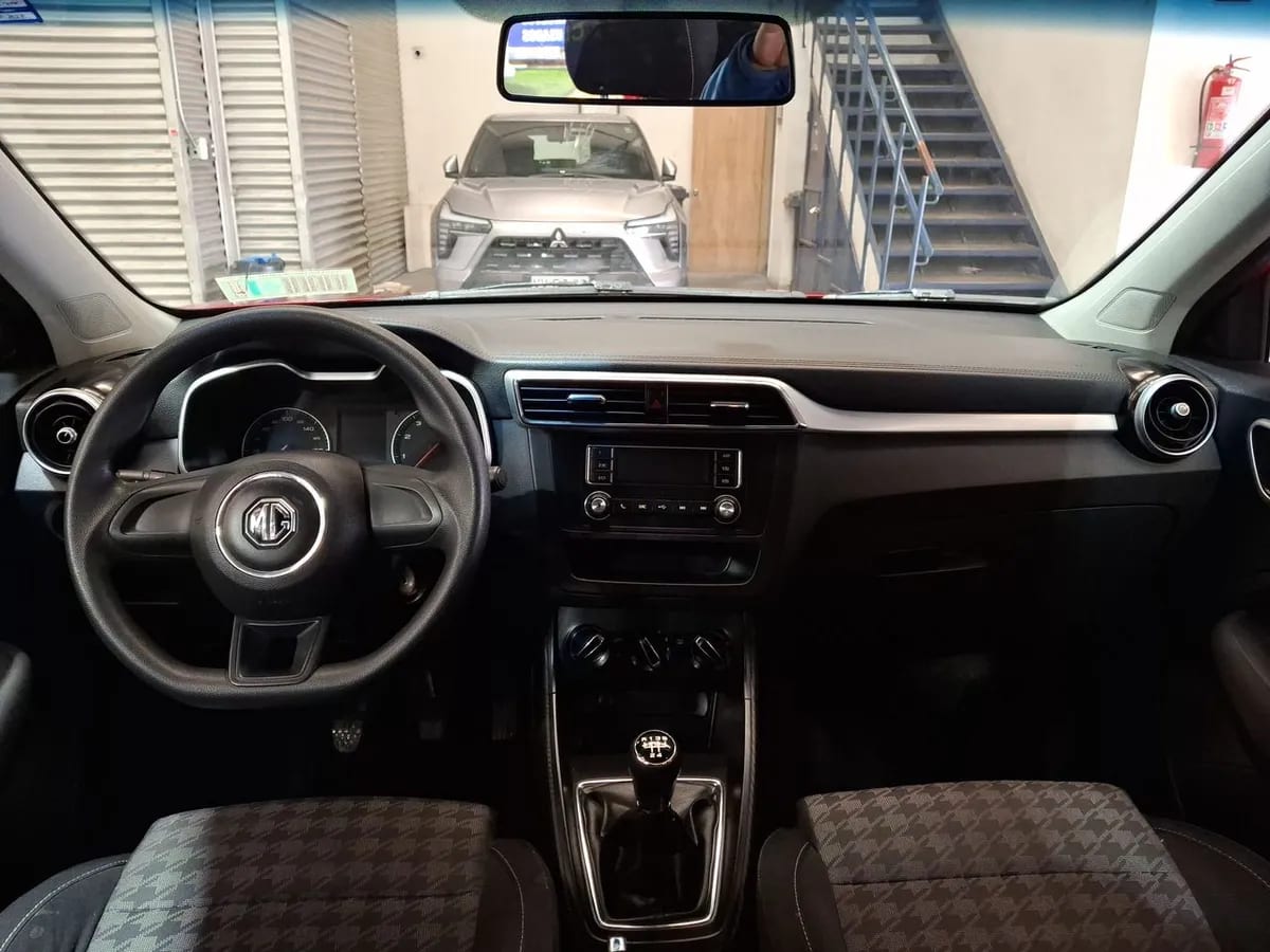 MG Mg Zs 1.5 Std 4x2 Mt 5p año 2023