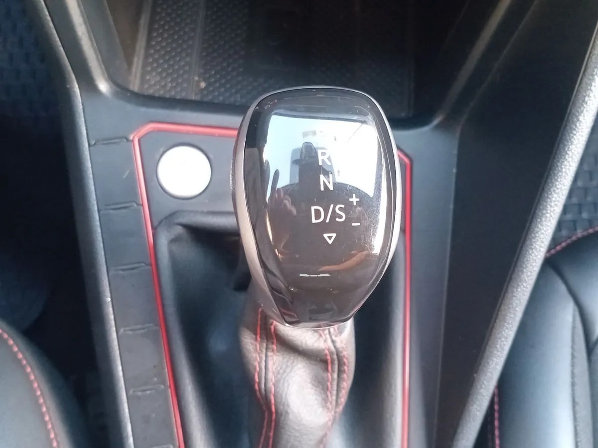 Volkswagen Polo 1.4 Gts 4x2 At6 5p año 2024