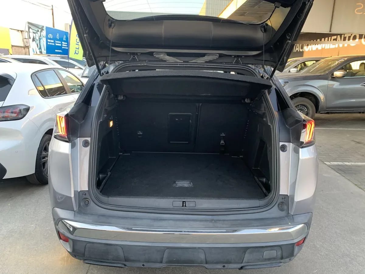Peugeot 3008 1.5 Allure Pack Bluehdi 130 4x2 Eat8 5p año 2024