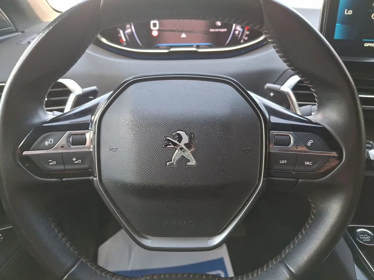 Peugeot 5008 1.5 Allure Pack Bluehdi 130 4x2 Eat8 5p año 2024