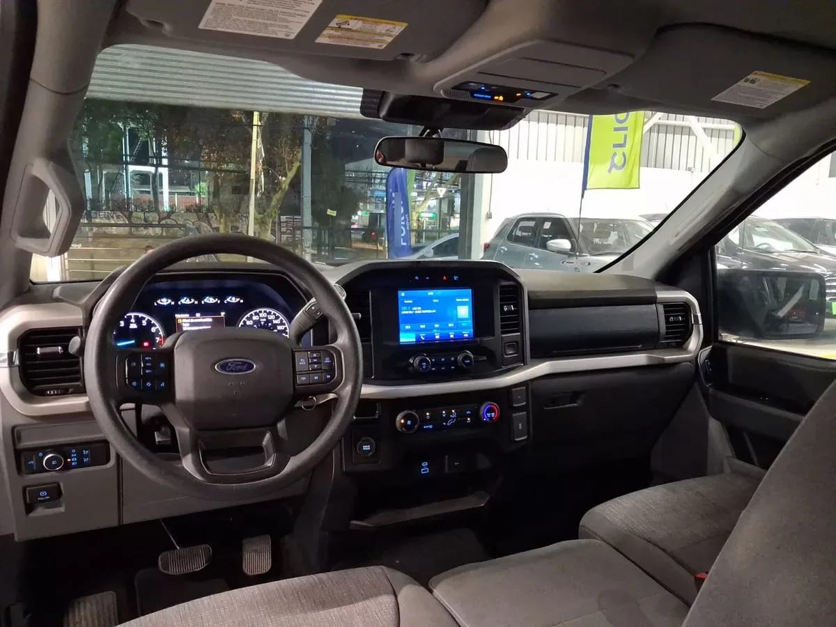 Ford F-150 3.3 Xlt Cc Dob. Cab. 4x2 At 4p año 2022