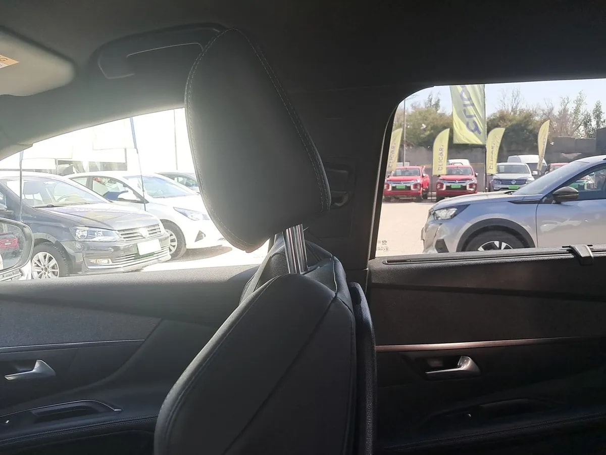 Peugeot 5008 1.5 Allure Pack Bluehdi 130 4x2 Eat8 5p año 2024