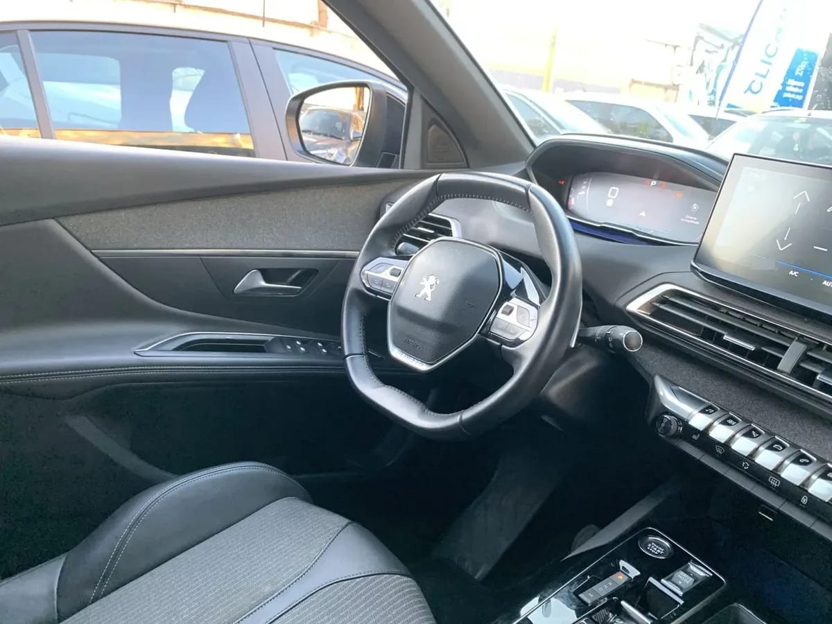 Peugeot 3008 1.5 Allure Pack Bluehdi 130 4x2 Eat8 5p año 2024