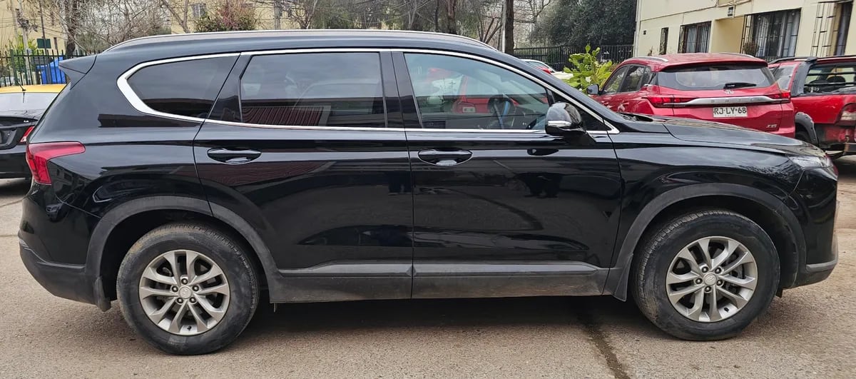HYUNDAI SANTA FE 2.5 Value Fl At año 2022