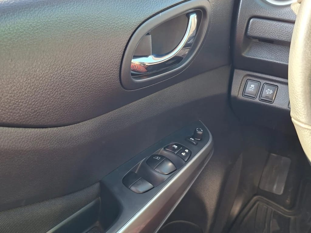 Nissan Navara Dc 4x2 2.3tdi Xe año 2022